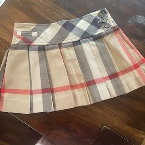 Perfect condition Burberry Skirt - size 2T but runs big